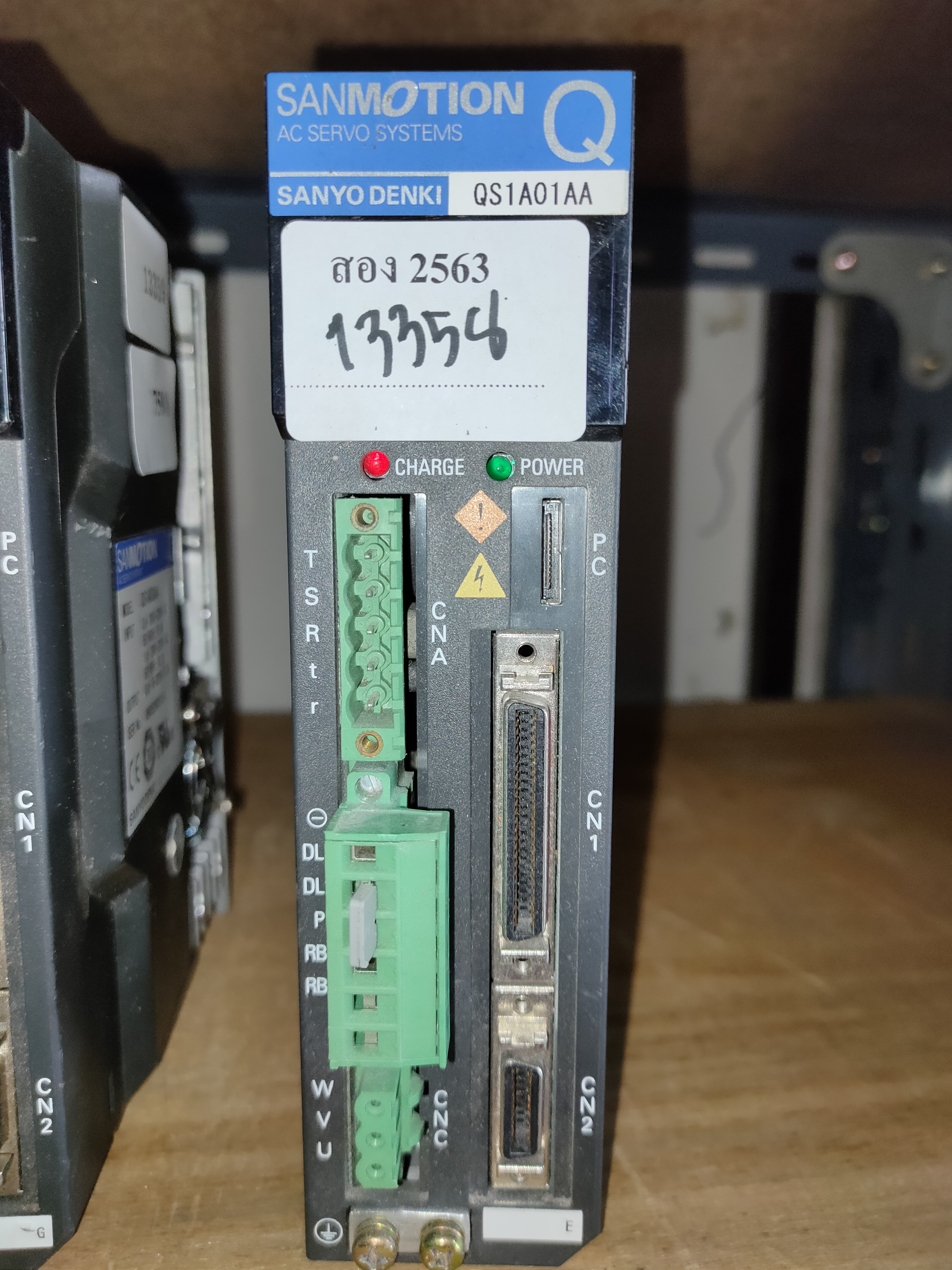 SERVO DRIVE " SANYO DENKI " MODEL : QS1A01AA