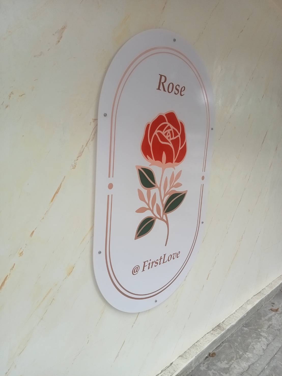 #งานป้ายอะคริลิคติดสติ๊กเกอร์พิมพ์uv