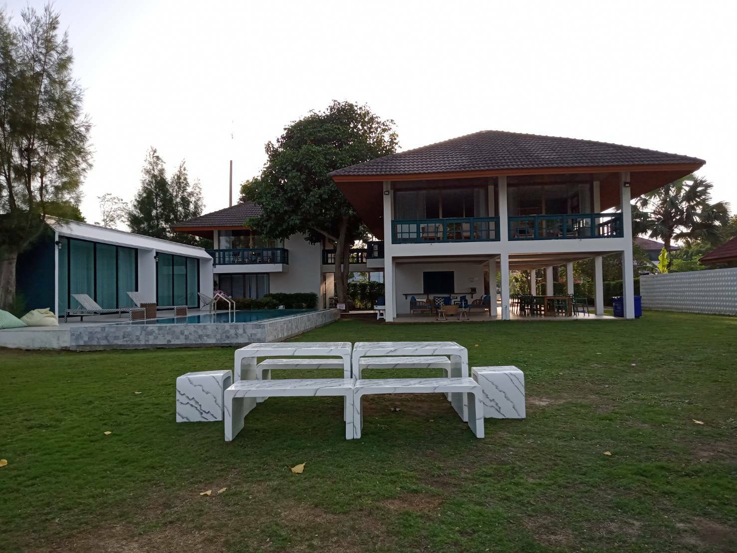 ชุดโต๊ะสนาม โต๊ะสนาม โต๊ะสนามกลางแจ้ง ชุดโต๊ะสนามกลางแจ้ง โต๊ะสนามใกล้ฉัน ขนาด 2 เมตร สวยแข็งแรงทนทาน