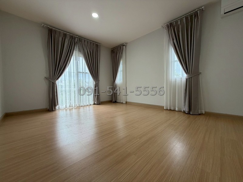 ขายบ้านสวย 2 หลัง อารียา ลิฟวิ่ง สกลนคร ที่ดินรวม 117.5 ตรว เหมาะสำหรับครอบครัวใหญ่ อยู่สบาย บรรยากาศร่มรื่น มีสวนรอบบ้าน