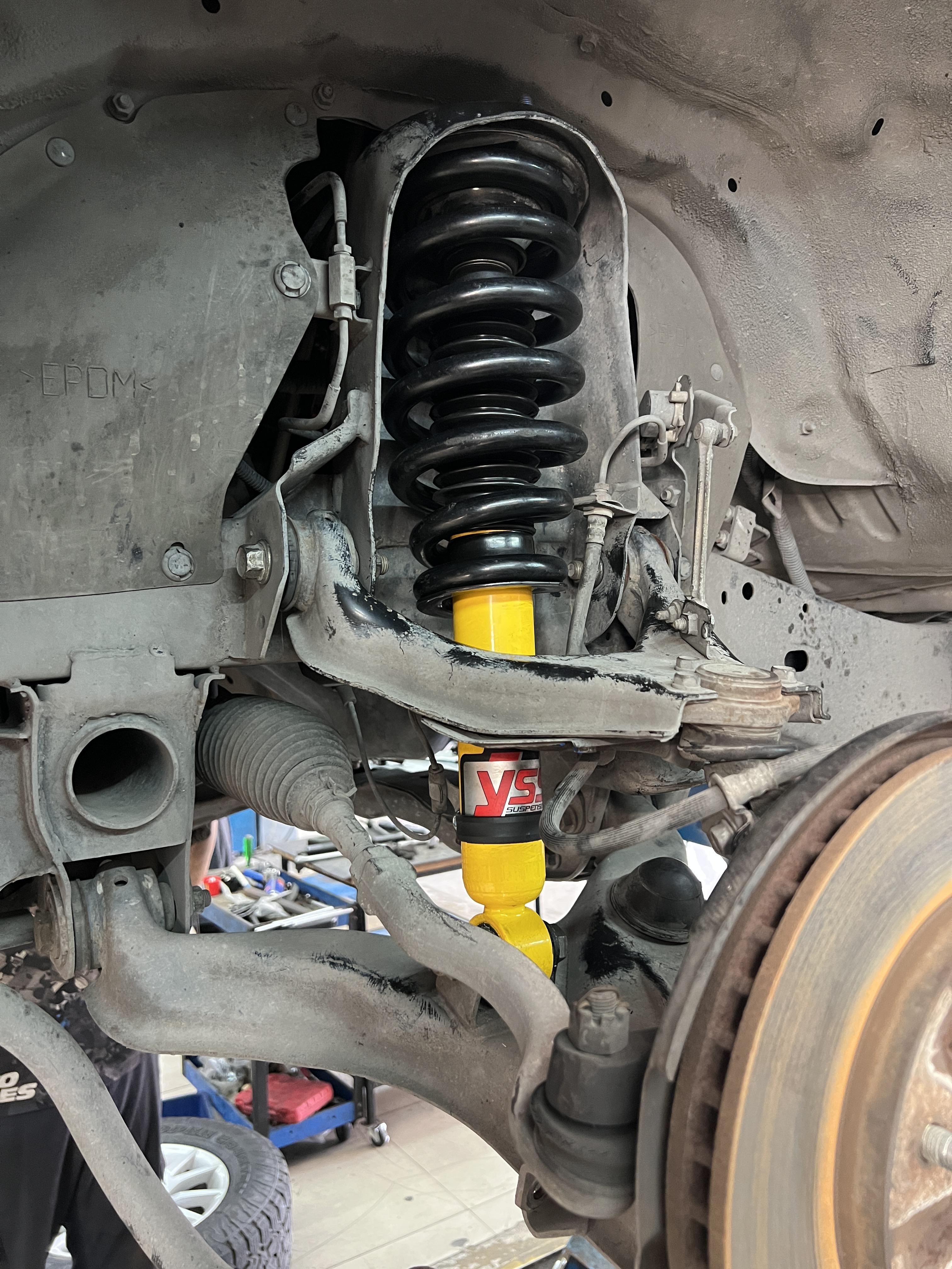 MITSUBISHI PAJERO เปลี่ยนโช้คอัพอัพเกรดช่วงล่าง [+] YSS DTG [+] YSS PERFORMANCE SPRING สอบถามข้อมูลเพิ่มเติม หรือ นัดหมายเข้ารับบริการ โทร. 08-6569-1915 Location : https://goo.gl/maps/HrNUAZXPN94KvxZ98? รถยนต์มีปัญหาไม่รู้ต้องแก้ตรงไหน ทางเรายินดี ตรวจหาปัญหาและหาวิธีแก้ บอกลูกค้าก่อนลงมือทำเสมอด้วยราคาเป็นธรรม เวลาบริการ วันจันทร์-วันอาทิตย์ 09:00 น. - 17.30 น. #mitsubishipajero #yssdtg #โช้คอัพ #ช่วงล่าง #โช๊ค #ยางรถยนต์