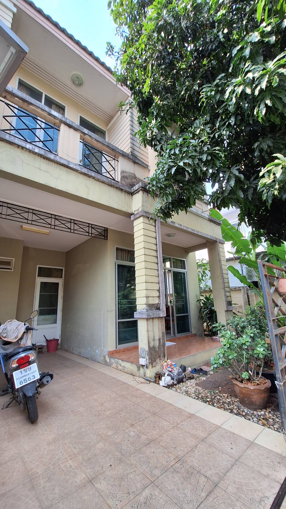 ขาย หมู่บ้านภัทรินทร์ 1 ติดถนนคู้บอน (ติดห้างแม็คแวลู่) (N.316)