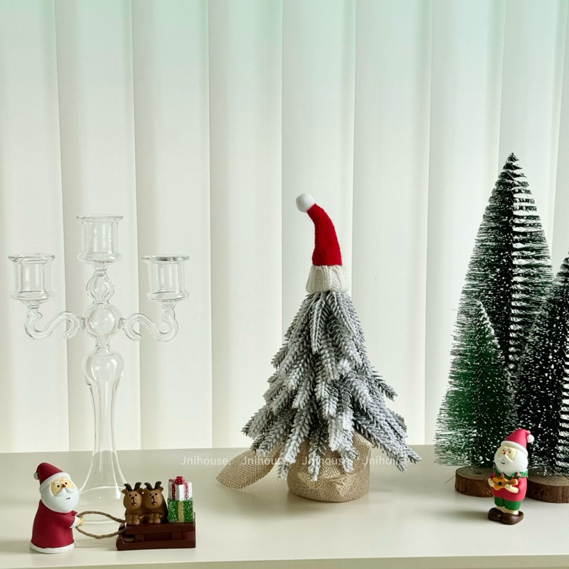 [พร้อมส่ง] Jnihouse : ต้นคริสต์มาสหิมะขาวหมวกแดง (White Wonder)