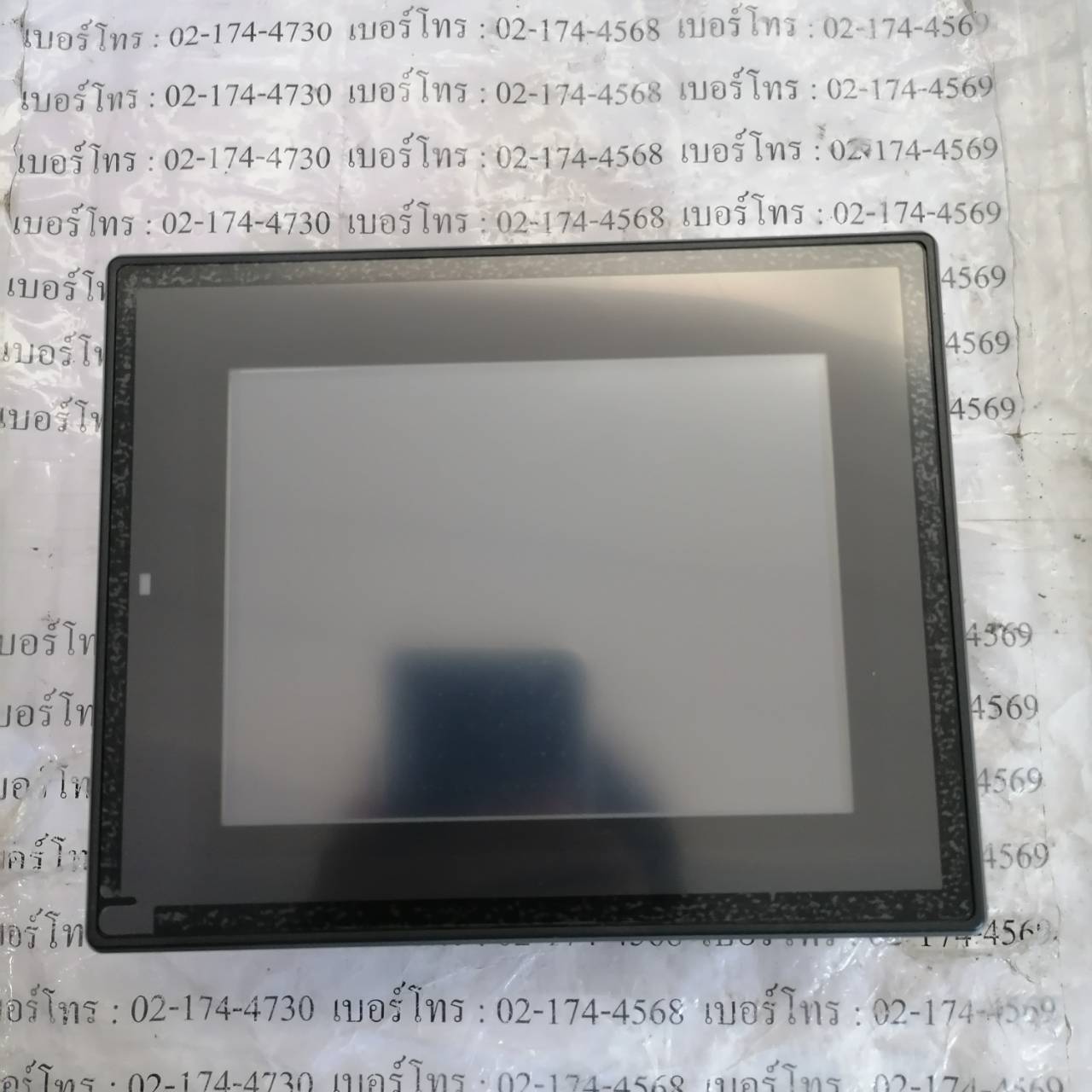 LCD TOUCH SCREEN " KEYENCE " MODEL : VT3-Q5TA