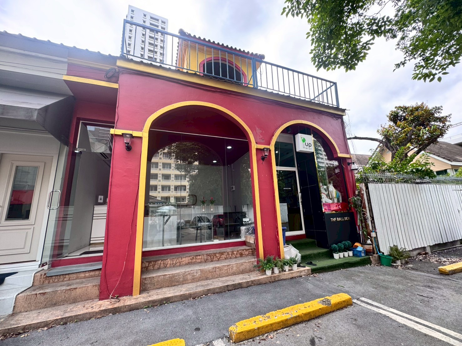 ให้เช่าพื้นที่ ซอยทองหล่อ13 ทำเลดี เหมาะทำร้านดอกไม้หรือธุรกิจขนาดเล็ก (N.1800)