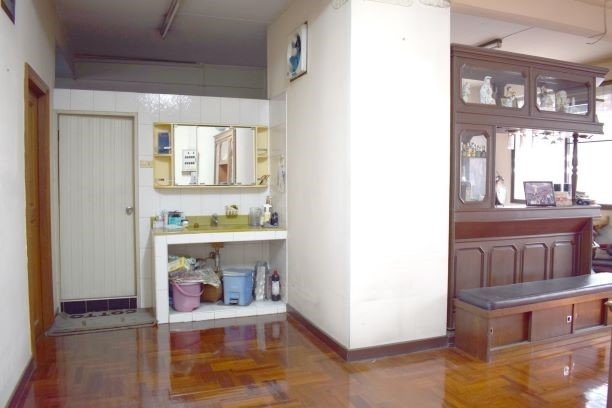 ขายอาคารพาณิชย์ 2 คูหา 4 ชั้น+ ชั้นลอย ถนนศรีนครินทร์ พร้อมเฟอร์ (N.1212)