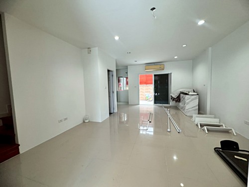 ให้เช่าทาวน์โฮม หมู่บ้านดิเอ็กซ์คลูซีฟ พัฒนาการ44 (The Exclusive-Pattanakarn44) ใกล้ APL หัวหมาก (N.1915)