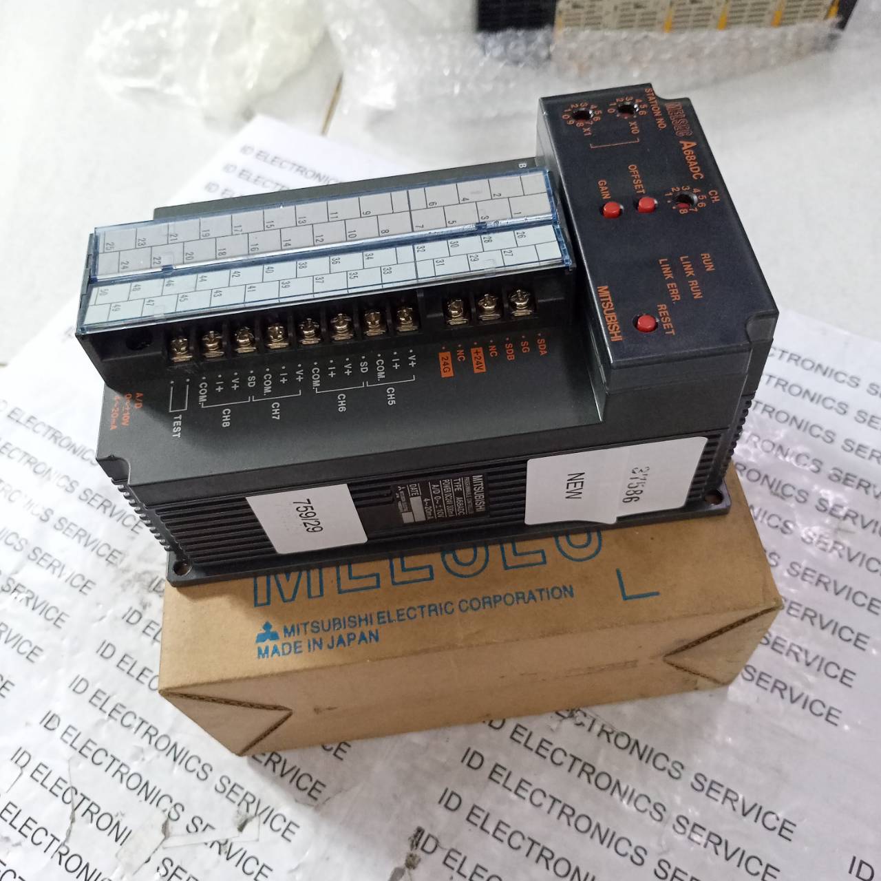 PLC " MITSUBISHI " MODEL : A68ADC