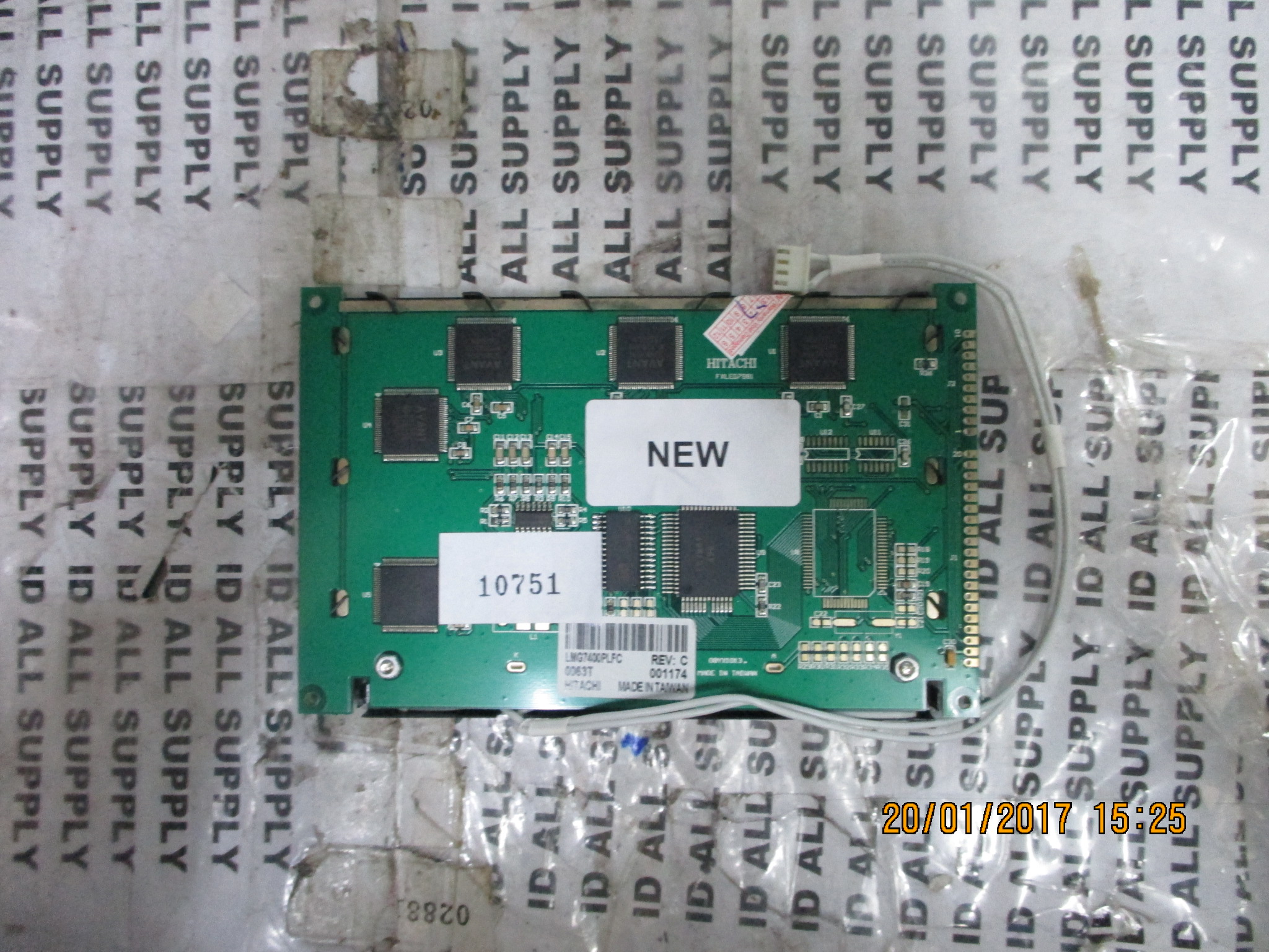 LCD PANEL " HITACHI " MODEL : LMG7400PLFC