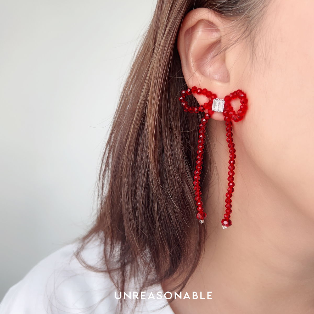 ต่างหูโบว์ สีแดง Red Glass Bead ต่างหูคลิป ต่างหูก้านเงินแท้ UA0925-04 Unreasonable Accessories