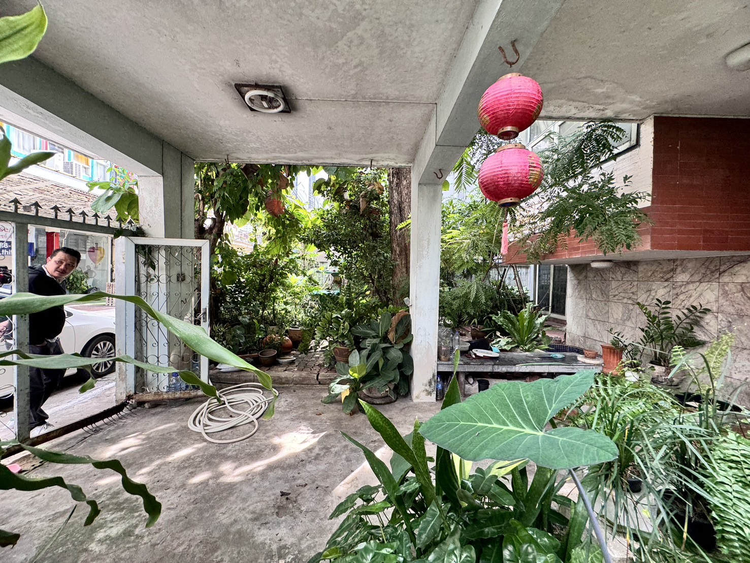 ให้เช่า บ้านเดี่ยว 2 ชั้น ซอยสีลม 14 ขนาด 98 ตารางวา บางรัก ใกล้ BTS สุรศักดิ์ (N.1484)