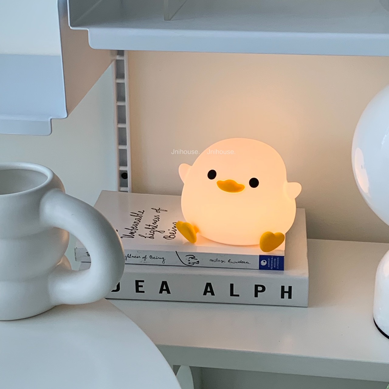 [พร้อมส่ง] Jnihouse : โคมไฟน้องเป็ดซิลิโคลนุ่ม Squishy Ducky Lamp