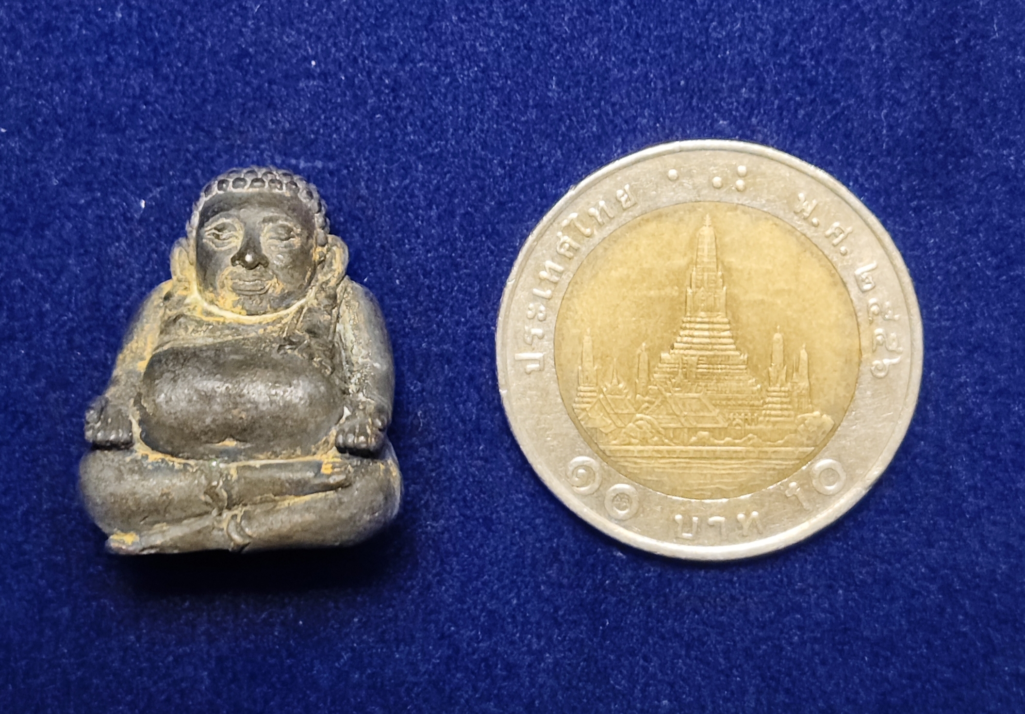 พระสังกัจจายน์ รุ่นแรก หลวงปู่เกลี้ยง วัดโนนแกด จ.ศรีสะเกษ ปี 2556 (เนื้อเหล็กน้ำพี้แก่ชนวนนวะ)