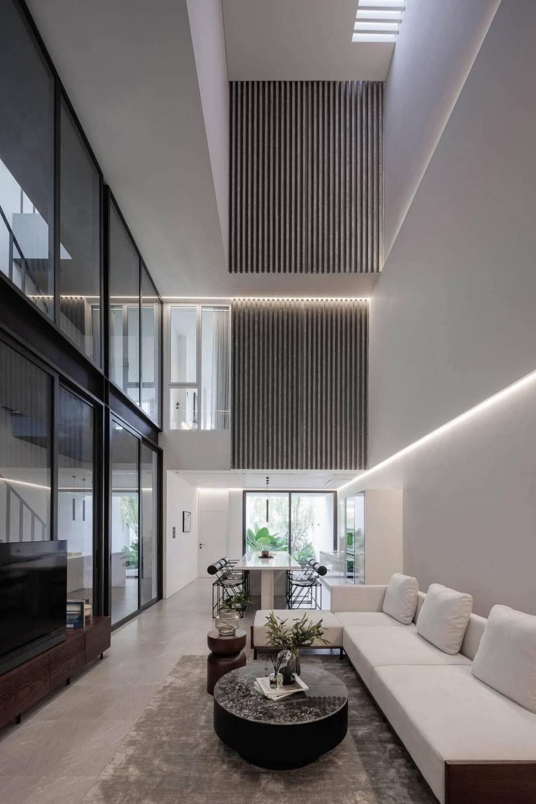 ให้เช่าบ้านหรู3ชั้น พร้อมลิฟท์ ติดเมกาบางนา ตกแต่งครบพร้อมอยู่ ค่าเช่า 400,000 บาท บางพลี สมุทรปราการ (N.1514)