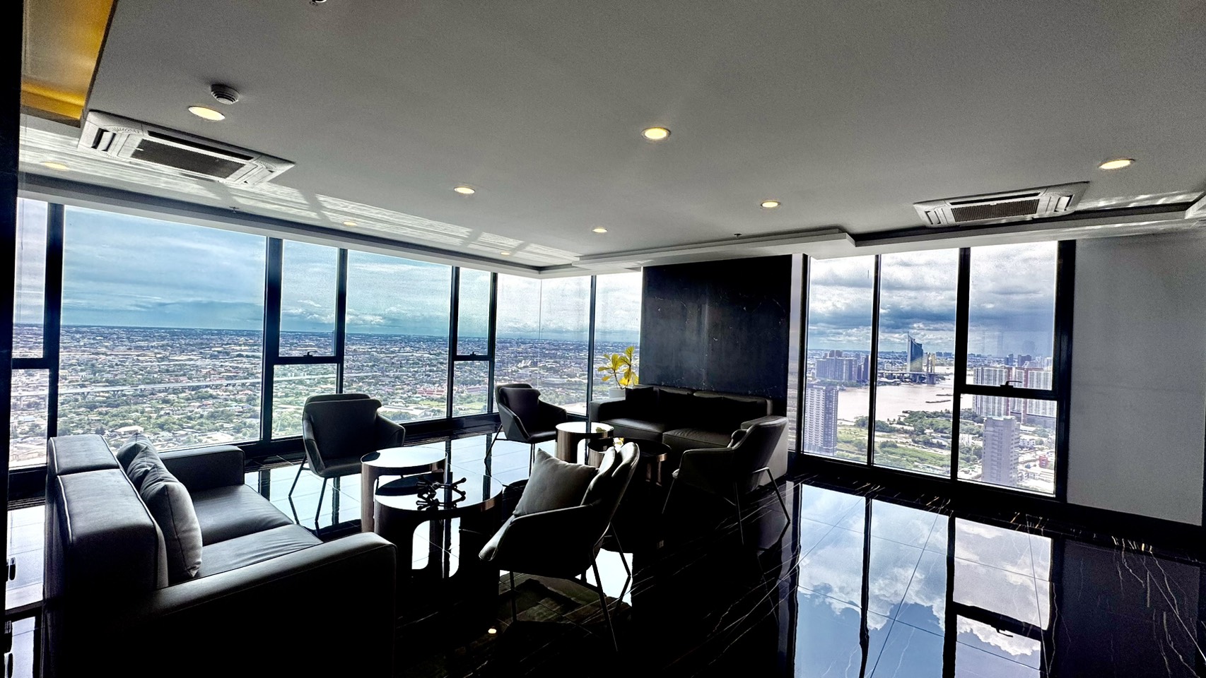 💎 Sapphire Rama 3 – The Riverside Luxury Bangkok Thailand Condominium 💎 “Invest today — live luxuriously, earn steadily.” ✨ Ready to move in!