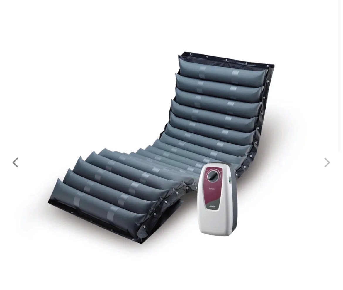 ที่นอนลมป้องกันแผลกดทับ Apex Domus 2 Tri-Cell (โดมุส 2 Tri-cell) ทำงานด้วยระบบ TRI Cell alternating กระจายแรงกดทับชนิดพิเศษ มีเทคโนโลยี LOW AIR LOSS ช่วยการถ่ายเทความร้อน มี CPR valve + แถมผ้าคลุมกันของเหลวแบบซิป ของแท้ รับประกันศูนย์ไทย (รุ่น TOP)