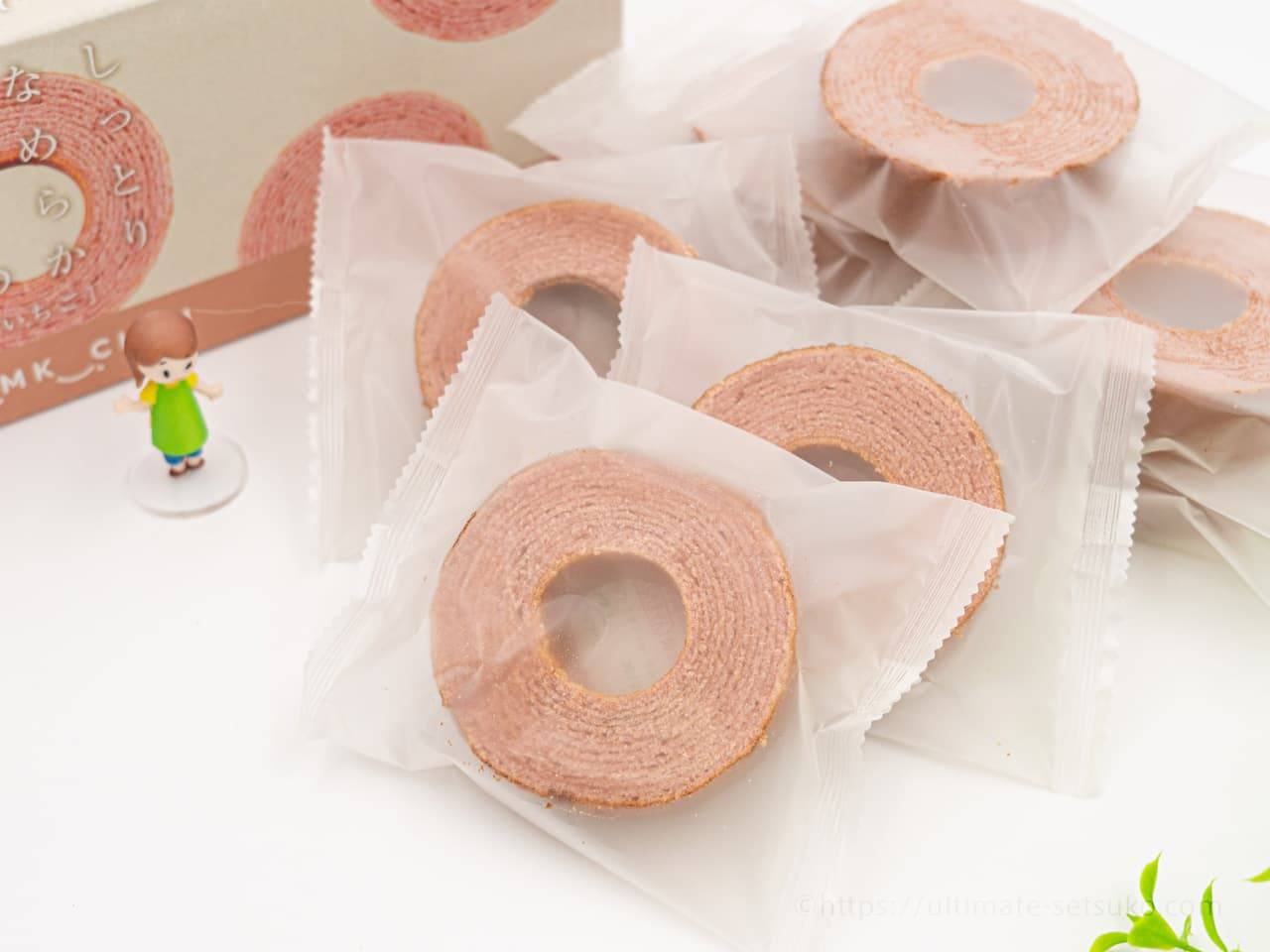 เค้กขอนไม้ MOIST AND SMOOTH Baumkuchen Strawberry