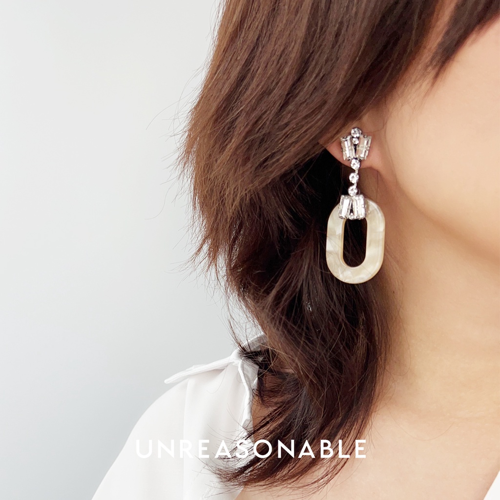 ต่างหู Acrylic Ivory ต่างหูคลิป ต่างหูก้านเงินแท้ น้ำหนักเบา สวยใส่สบาย UA0814-01 Unreasonable Accessories