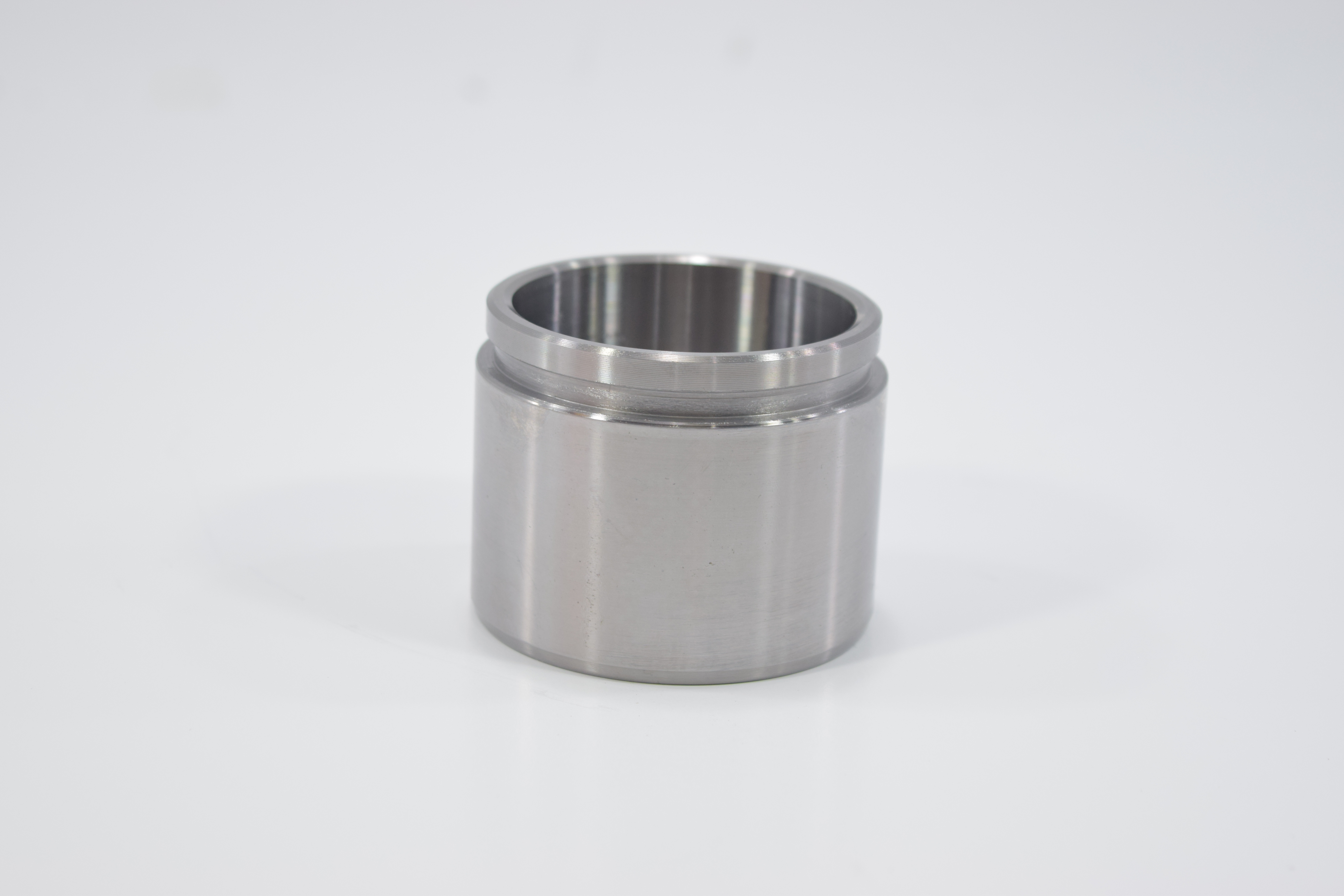 ลูกสูบดิสเบรค TOYOTA MS 132 ( CROWN ' 87-91 ) โตโยต้า 3PD-2580 / 47731 - 35020 ขนาดวงนอก 60.50 / สูง 48.00 (จำนวน 1 ชิ้น) (CALIPER PISTON)