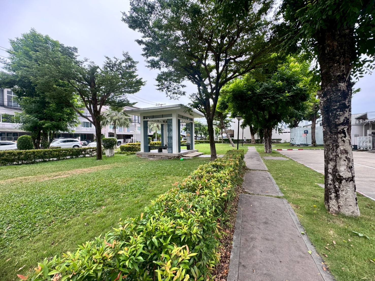 ขายทาวน์โฮม หมู่บ้านดิเอ็กซ์คลูซีฟ พัฒนาการ44 (The Exclusive-Pattanakarn44) ใกล้ APL หัวหมาก (N.1915)