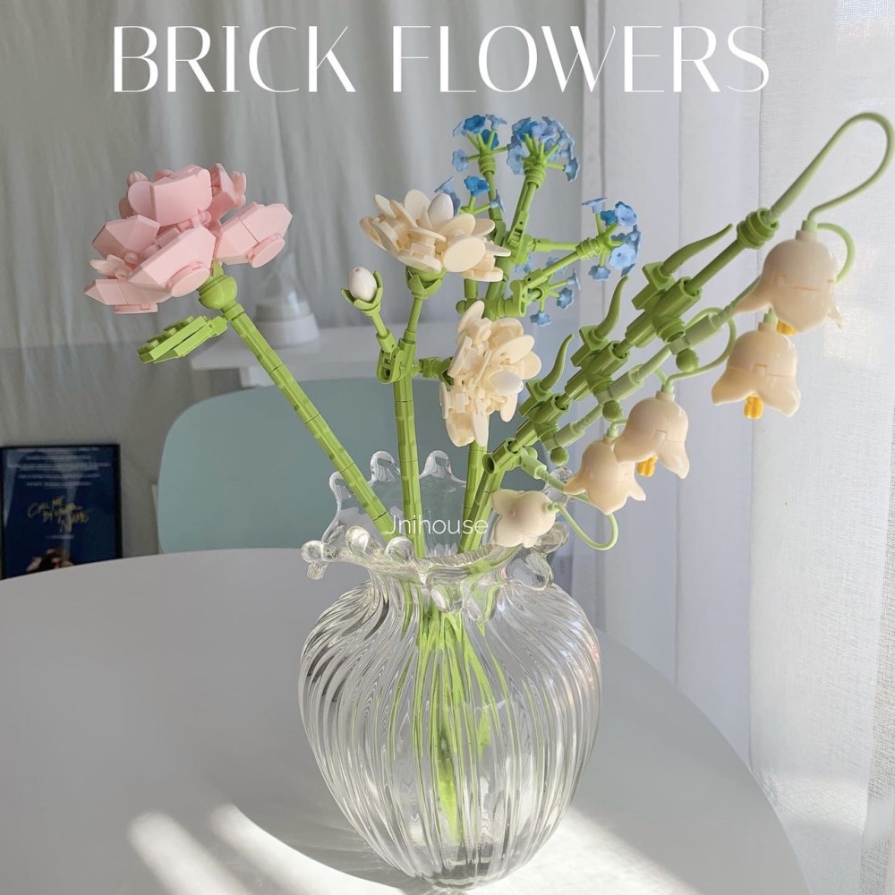 [พร้อมส่ง] Jnihouse : ตัวต่อดอกไม้สีพาสเทล Brick Flowers set (เซ็ต 4 ดอก)