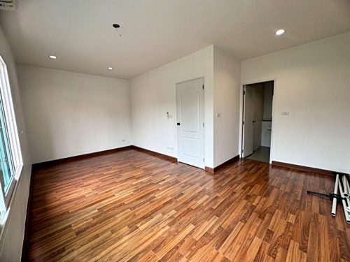 ให้เช่าทาวน์โฮม หมู่บ้านดิเอ็กซ์คลูซีฟ พัฒนาการ44 (The Exclusive-Pattanakarn44) ใกล้ APL หัวหมาก (N.1915)