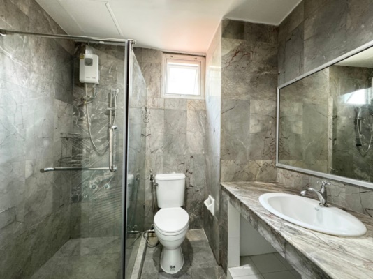 ขายทาวน์เฮ้าส์ 4 ชั้น หมู่บ้านวราธรวิลล์ พัฒนาการ 44 พร้อมเข้าอยู่ 1 พ.ค. (N.1394)