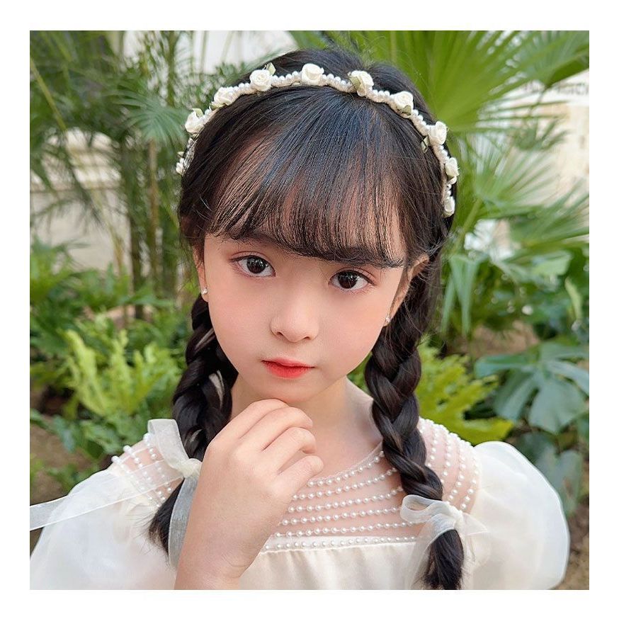 ที่คาดผม เส้นหยัก ด้านบนติดสายมุกเส้น และดอกไม้ มีริบบิ้นผูกสายยาว งานน่ารักมาก