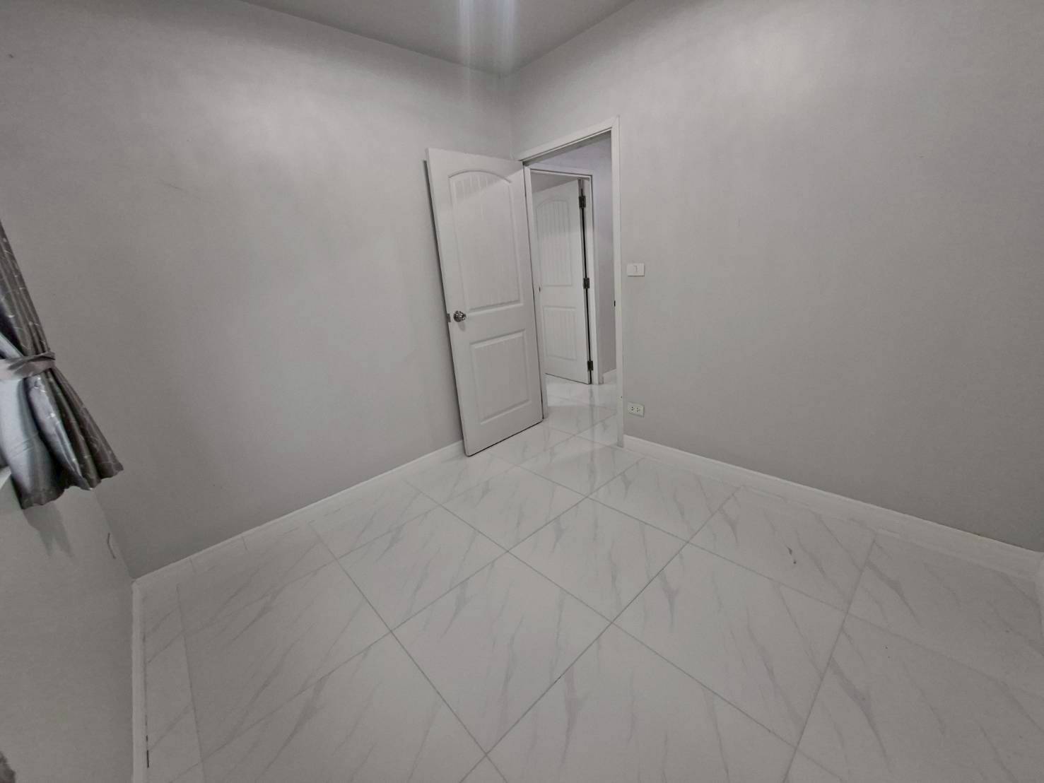 ให้เช่าทาวน์เฮ้าส์ 2 ชั้น The connect 12a กิ่งแก้ว 37 พร้อมอยู่ (N.1916)