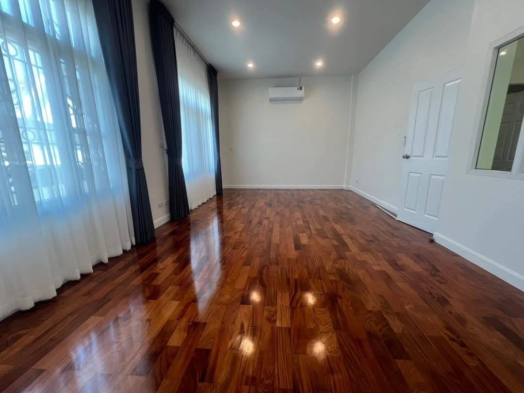 ให้เช่าบ้านชั้นเดียว หลังใหญ่ ใกล้เซ็นทรัลบางนาสวยครบพร้อมอยู่ (N.1558)