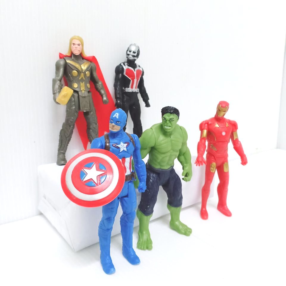 Avengers Model Set โมเดลอเวนเจอร์ ขยับได้ ตุ๊กตาMarvel ชุดโมเดลซุปเปอร์ฮีโร่ 5ตัว โมเดลเล็ก สูง 12 Cm.