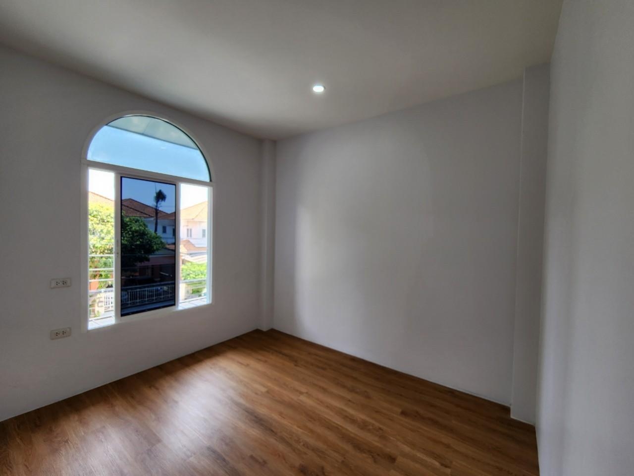 ขายบ้านลลิล เดอะ ยัง เอ็กซ์เซ็กคลูทีฟ ซ.กาญจนาภิเษก36 (N.732)