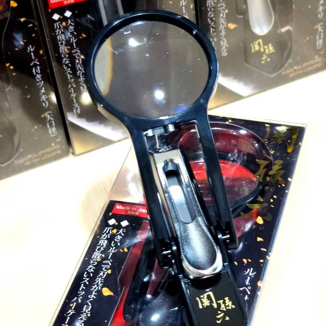 KAI กรรไกรตัดเล็บ made in Japan มาพร้อมแว่นขยายพร้อมใช้งาน