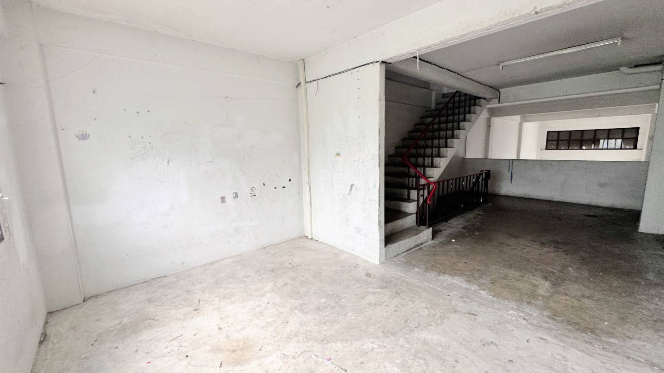 ขายอาคารพาณิชย์ (ตึกแถว ) 3.5 ชั้น ซอยเอกชัย 34 (ซอยกำนันแม้น) เนื้อที่ 22.2 ตร.ว. ทำเป็นโฮมออฟฟิศได้