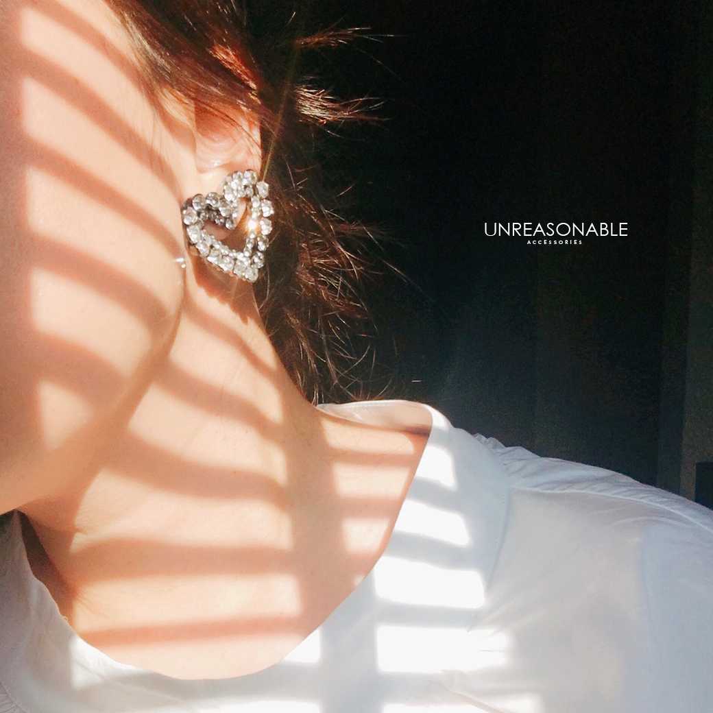 ต่างหูหัวใจ Crystal ต่างหูคลิป ต่างหูก้านเงินแท้ น้ำหนักเบา สวยใส่สบาย UA0711 Unreasonable Accessories