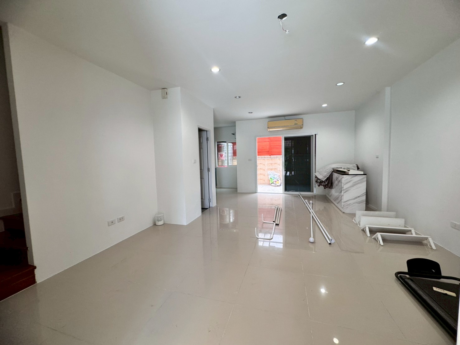 ขายทาวน์โฮม หมู่บ้านดิเอ็กซ์คลูซีฟ พัฒนาการ44 (The Exclusive-Pattanakarn44) ใกล้ APL หัวหมาก (N.1915)