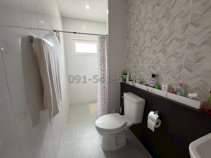 ขายบ้านสวย 2 หลัง อารียา ลิฟวิ่ง สกลนคร ที่ดินรวม 117.5 ตรว เหมาะสำหรับครอบครัวใหญ่ อยู่สบาย บรรยากาศร่มรื่น มีสวนรอบบ้าน