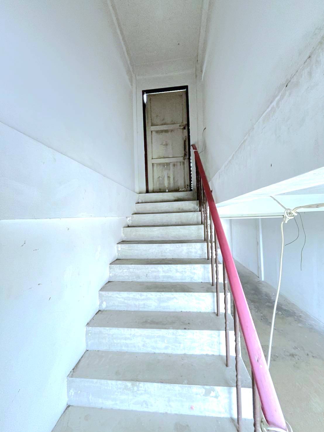 ขายอาคารพาณิชย์ (ตึกแถว ) 3.5 ชั้น ซอยเอกชัย 34 (ซอยกำนันแม้น) เนื้อที่ 22.2 ตร.ว. ทำเป็นโฮมออฟฟิศได้