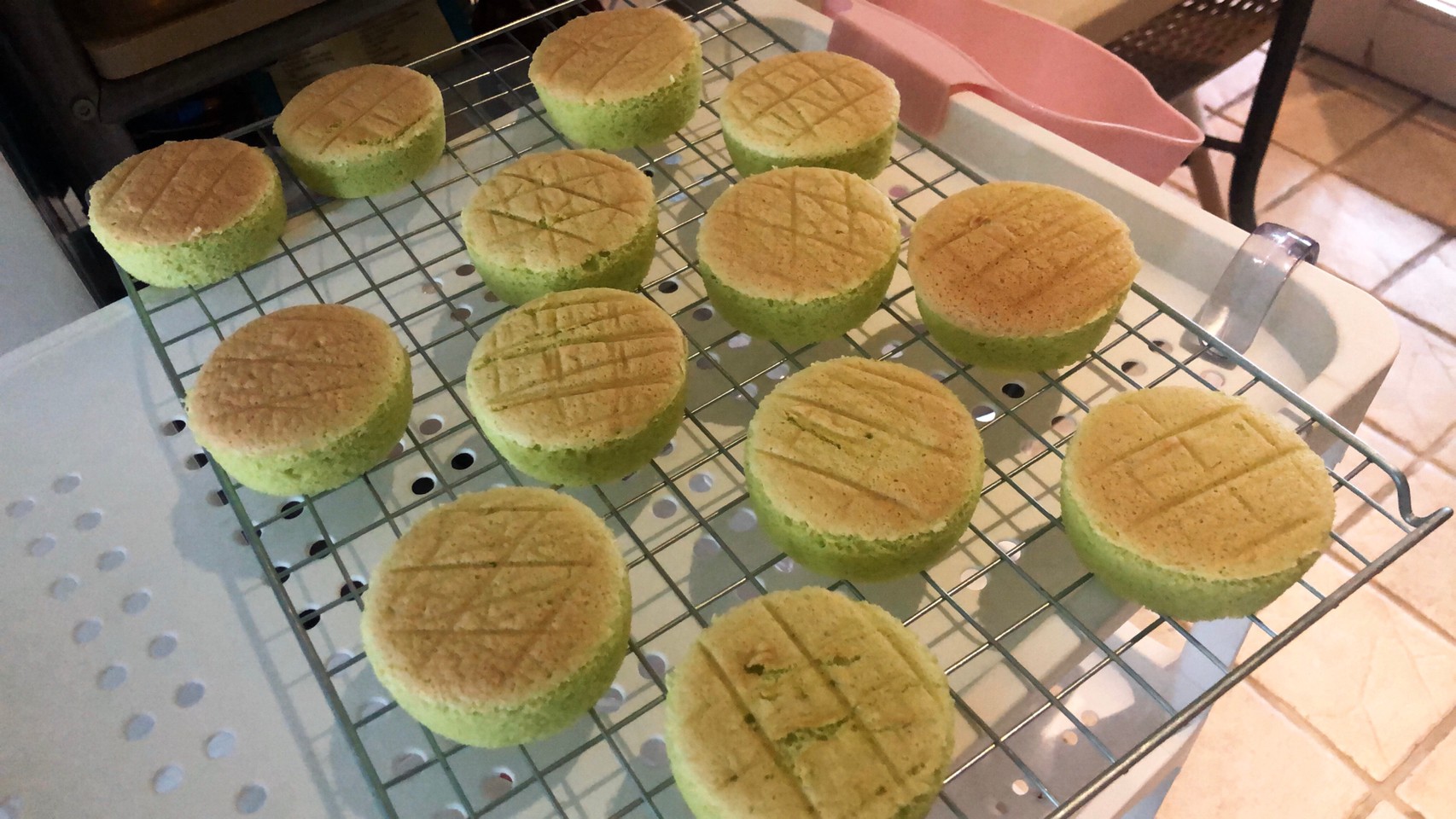 มาม่อนใบเตยหน้าฝอยทอง หอมใบเตย เนื้อมาม่อน นุ่มฟู อร่อย