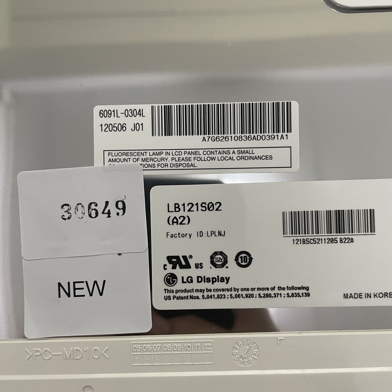 LCD PANEL " LG PHILIPS " MODEL : LB121S02(A2)