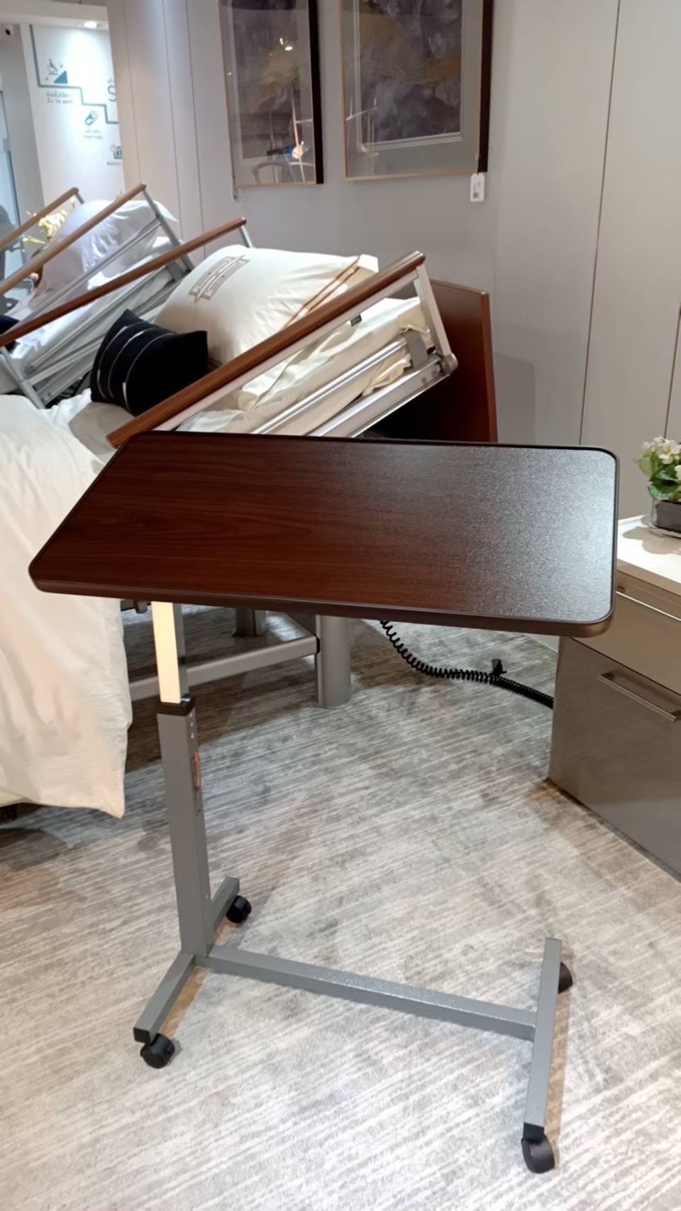 โต๊ะคร่อมเตียง OVERBED TABLE ระบบไฮโดรลิค รุ่น ST396B