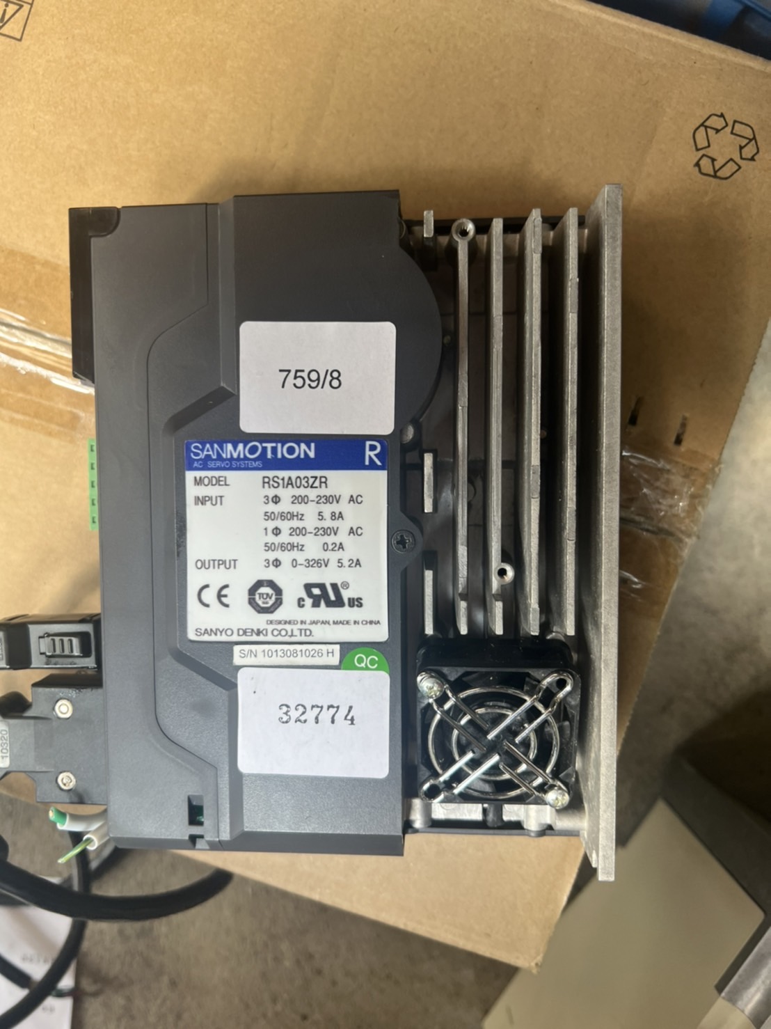 SERVO DRIVE " SANYO DENKI " MODEL : RS1A03ZR