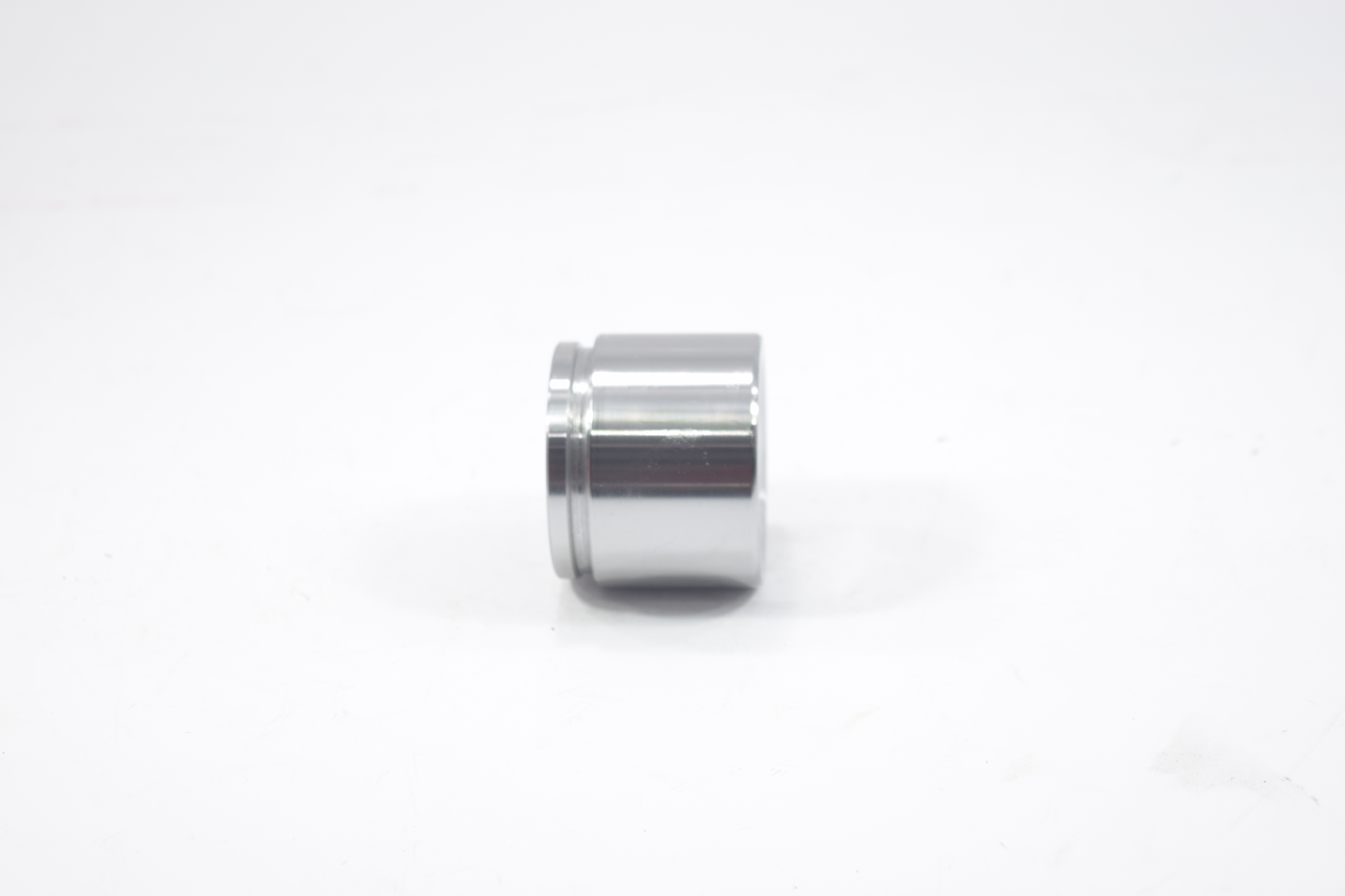 (เลิกขาย) ลูกสูบดิสเบรค ISUZU BUDDY / อีซูซุ / 3PD-5160 / 8-94242699-0 / ขนาด 57.20 สูง 46.10 (จำนวน 1 ชิ้น) (CALIPER PISTON)