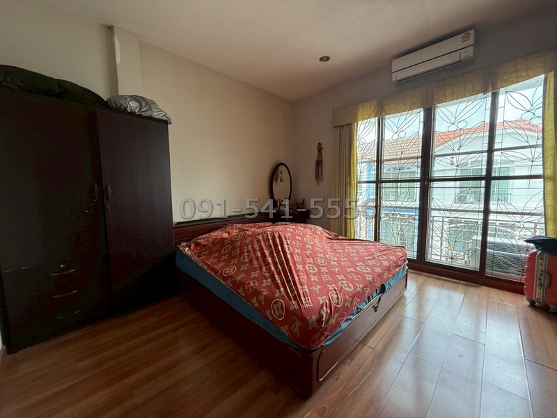 ขายทาวน์โฮม บ้านกลางเมือง โชคชัย 4 ติดกองปราบ เนื้อที่ 22.5 ตรว 3นอน 4น้ำ หน้าบ้านหันทางทิศเหนือ