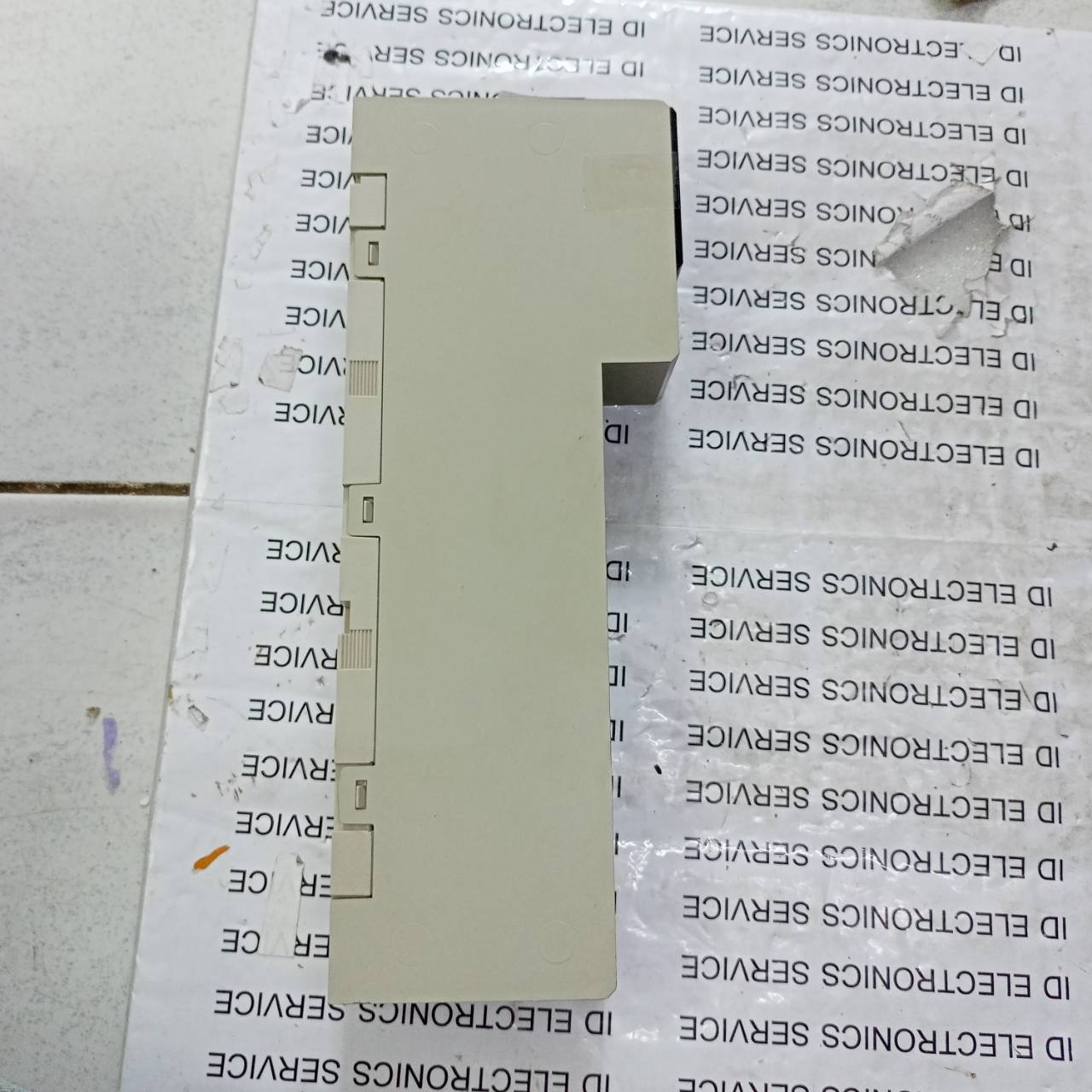 PLC " OMRON " MODEL : CV500-IC201