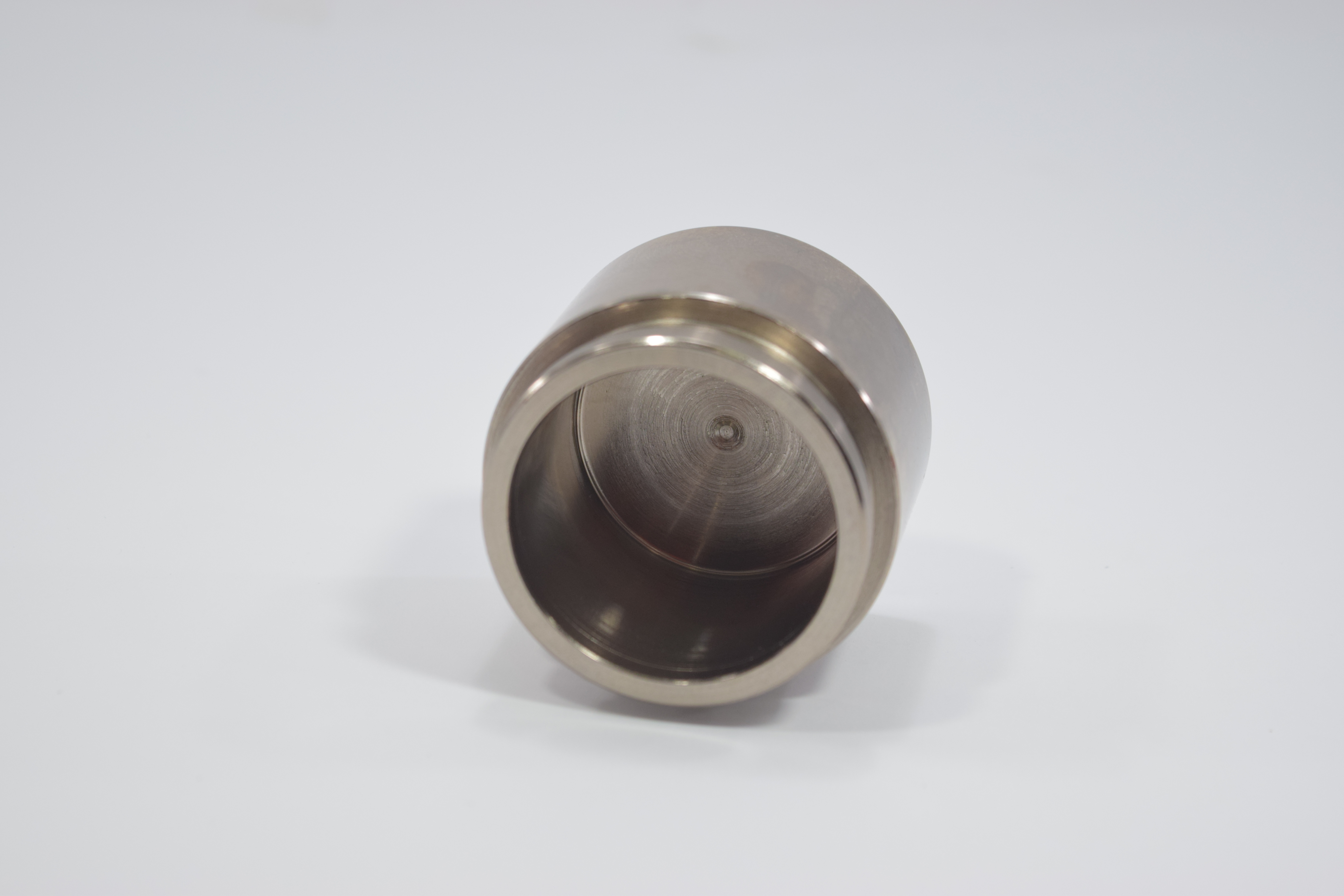 ลูกสูบดิสเบรค ISUZU KBZ 2200, KBZ 2500 / อีซูซุ / 3PD-5441 / 8-94124783-1 / ขนาด วงนอก 57.05 / สูง 45.90 (จำนวน 1 ชิ้น) (CALIPER PISTON)