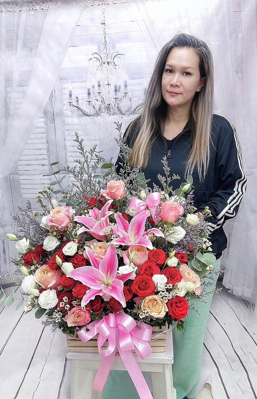 กระเช้าดอกไม้สด