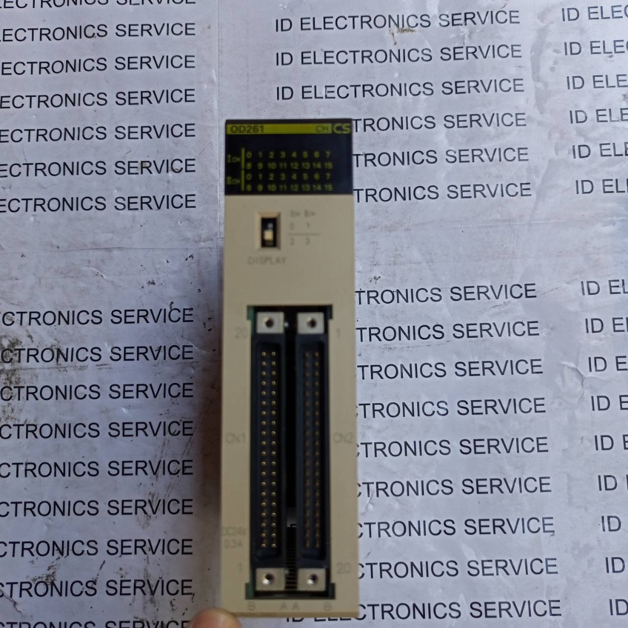 PLC " OMRON " MODEL : CS1W-OD261