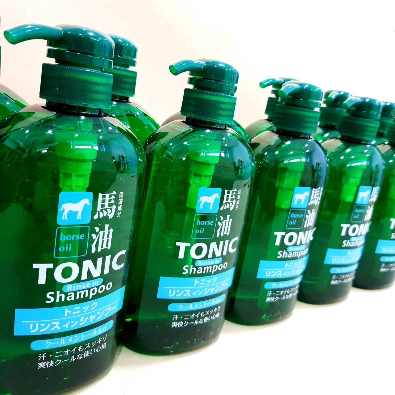 แชมพูน้ำมันม้าสูตรเย็นสดชื่น Kumano Horse Oil Tonic Rinse In Shampoo Bottle 600 ml