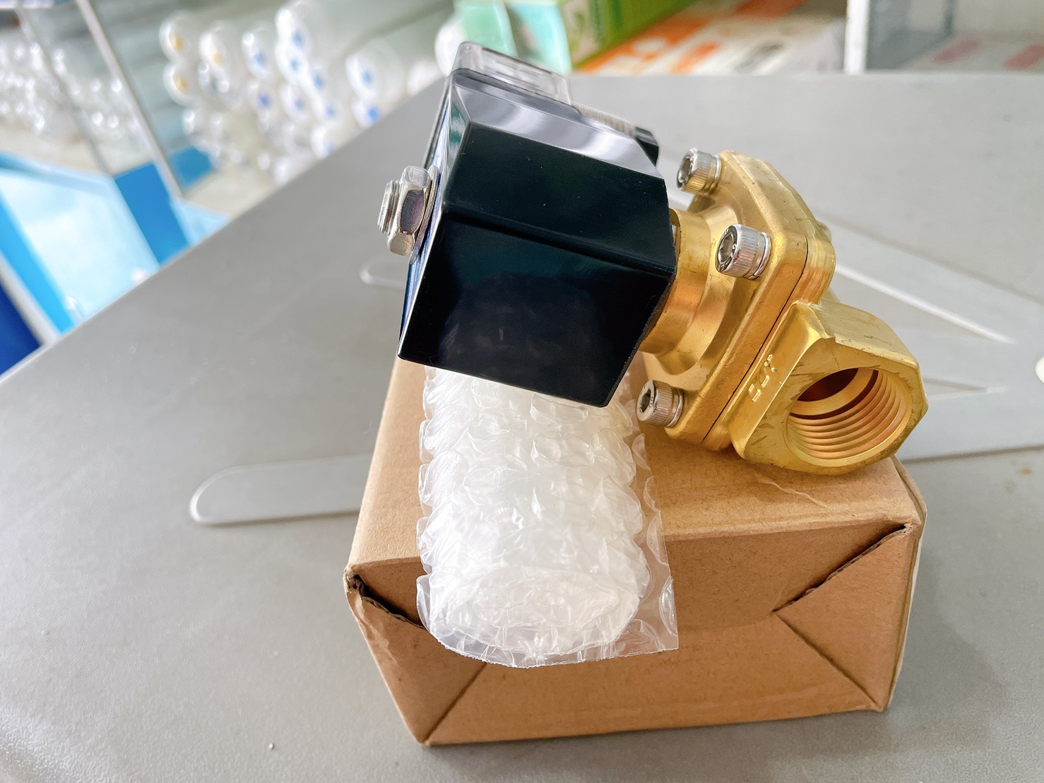 Victory woman โซลินอยด์วาล์วทองเหลือง 1/2 นิ้ว 220VAC